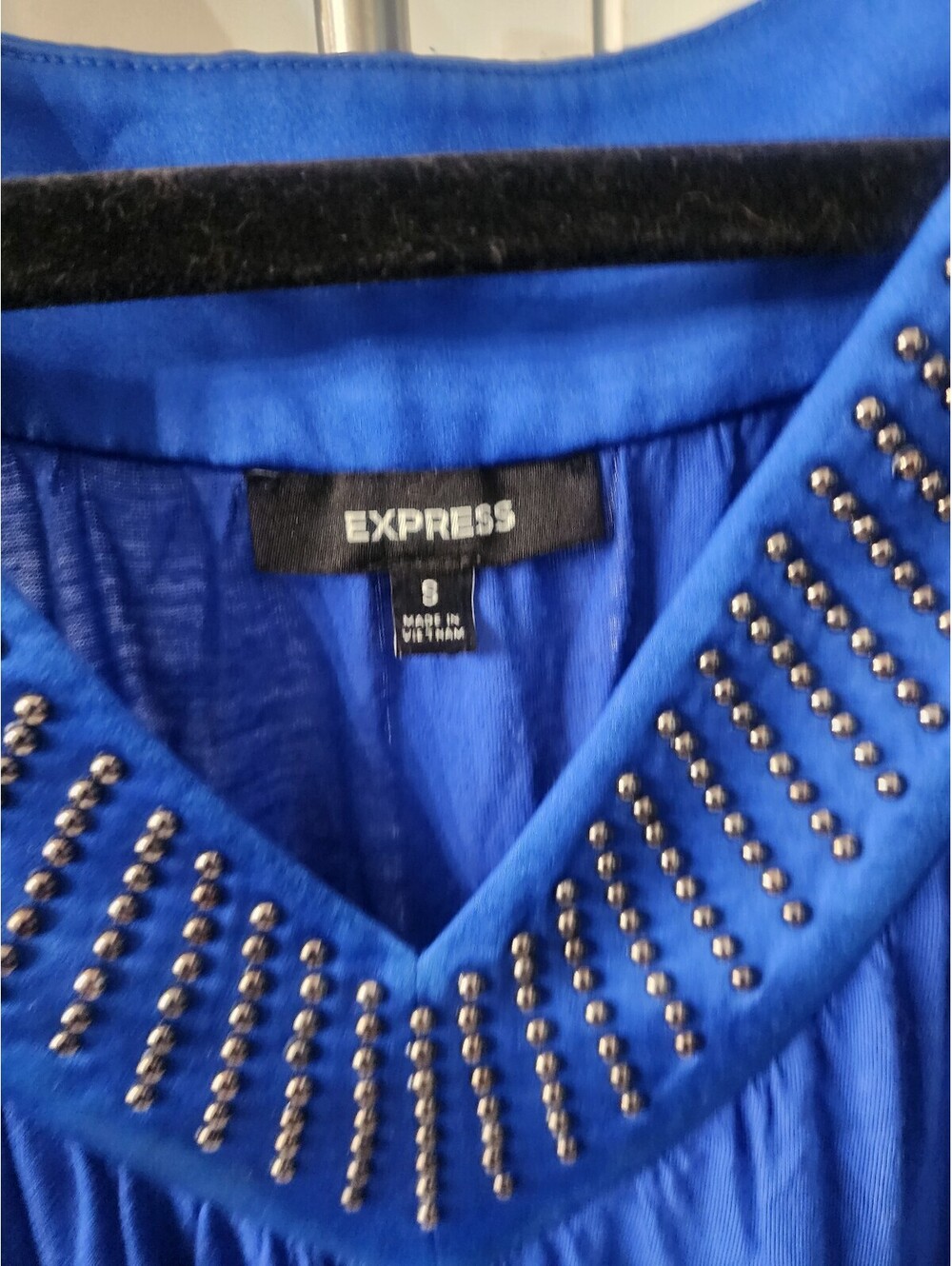 Express Women's Blue Sleeveless Studded V-Neck Top Size s - Picture 2 of 2